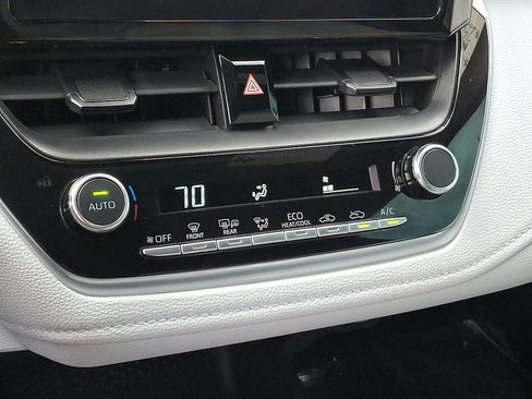 Used 2024 Toyota Corolla SE image 15