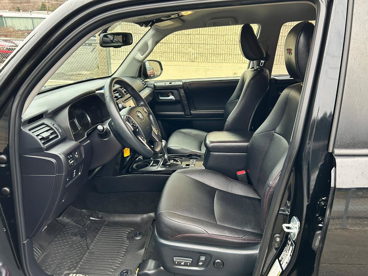 Used 2018 Toyota 4Runner TRD Off-Road Premium AWD/4WD image 10
