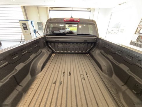 Used 2024 GMC Canyon Denali AWD/4WD image 6