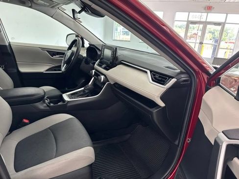 Used 2021 Toyota RAV4 XLE w/ XLE Grade Weather Package AWD/4WD image 23