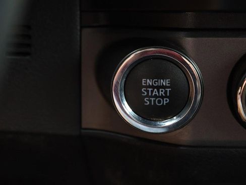 Used 2021 Toyota Tacoma TRD Off-Road AWD/4WD image 18