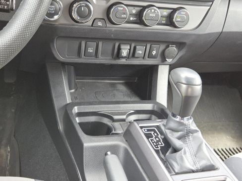 Used 2021 Toyota Tacoma TRD Off-Road AWD/4WD image 35