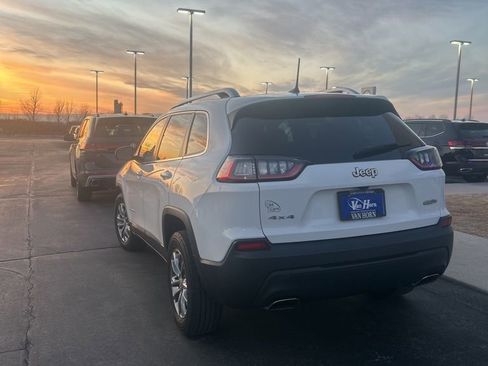 Used 2019 Jeep Cherokee Latitude Plus w/ Comfort/Convenience Group image 5