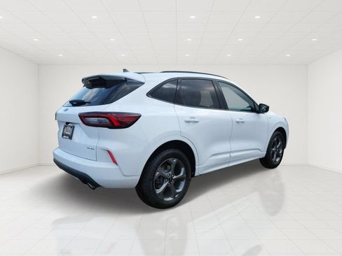 Certified 2023 Ford Escape ST-Line AWD/4WD image 6