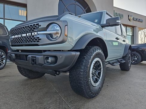 Used 2023 Ford Bronco Badlands w/ Sasquatch Package image 18