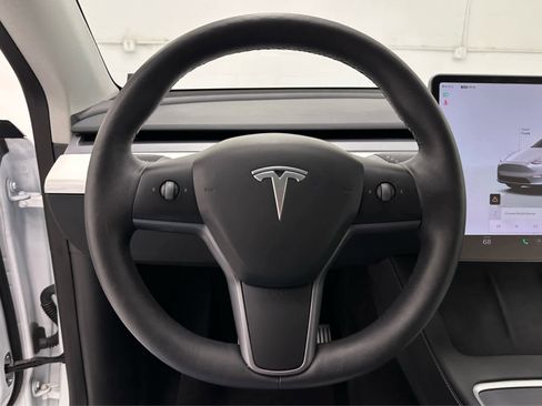 Used 2023 Tesla Model Y Long Range image 24