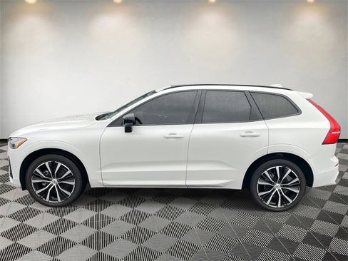 Used 2023 Volvo XC60 B5 Plus image 6