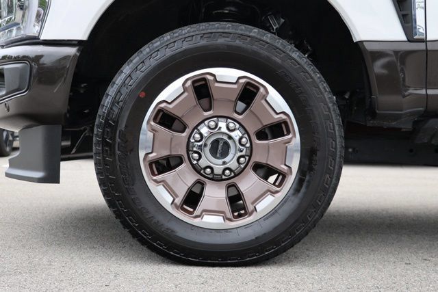 Used 2024 Ford F350 King Ranch AWD/4WD image 11
