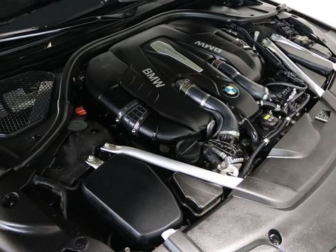 Used 2019 BMW 750i RWD image 90