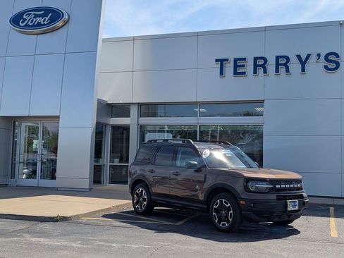 Used 2022 Ford Bronco Sport Outer Banks w/ Tech Package AWD/4WD image 1