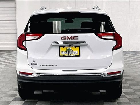 Used 2023 GMC Terrain SLT w/ Tech Package image 4