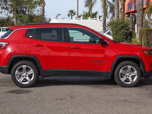 Used 2023 Jeep Compass Latitude image 10