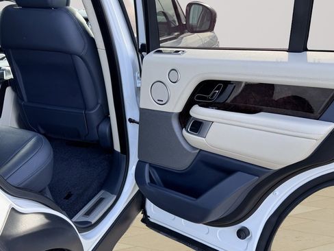 Used 2018 Land Rover Range Rover Supercharged image 31