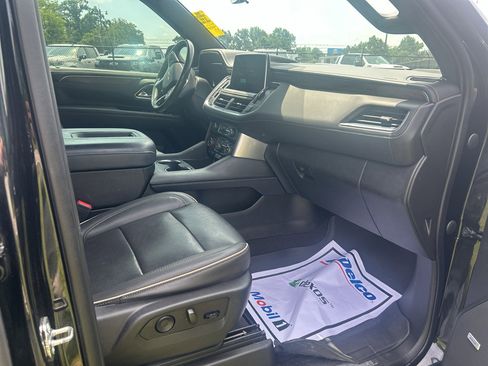 Used 2023 Chevrolet Suburban Premier AWD/4WD image 18