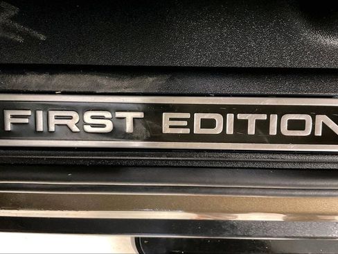 Used 2020 Land Rover Defender 110 First Edition AWD/4WD image 24