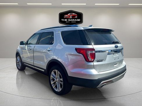 Used 2017 Ford Explorer Limited image 3