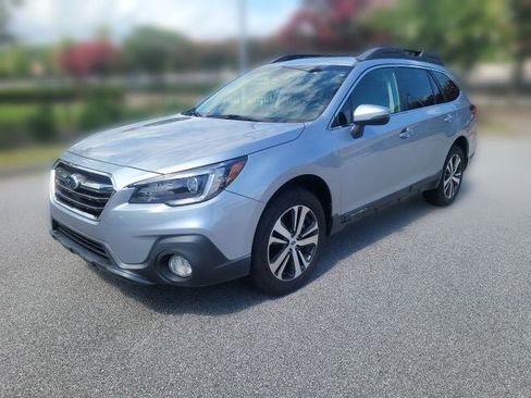 Used 2019 Subaru Outback 3.6R Limited AWD/4WD image 2