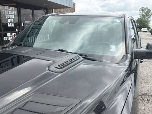 Used 2024 RAM 1500 Laramie AWD/4WD image 15