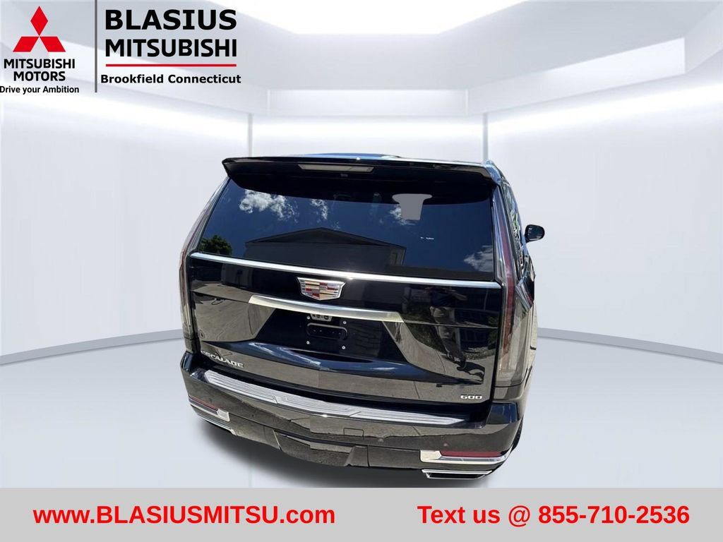 Used 2026 Cadillac Escalade Luxury AWD/4WD image 14