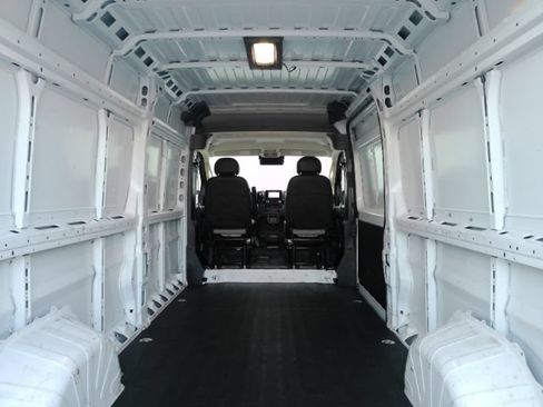 Used 2025 RAM ProMaster 2500 w/ Convenience Group FWD image 21