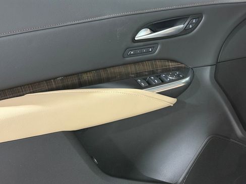 Certified 2025 Cadillac XT4 Premium Luxury image 13