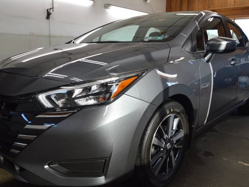 Used 2025 Nissan Versa SV w/ Trunk Package image 19