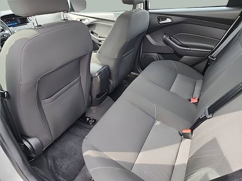 Used 2017 Ford Focus SE image 19