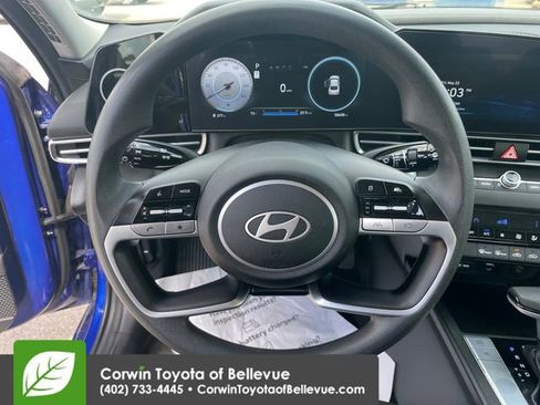 Used 2024 Hyundai Elantra SEL FWD image 22
