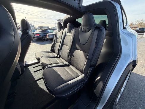 Used 2018 Tesla Model X 75D image 12