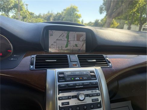 Used 2005 Acura RL AWD/4WD image 11