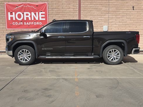 Used 2019 GMC Sierra 1500 SLT w/ SLT Premium Package image 2