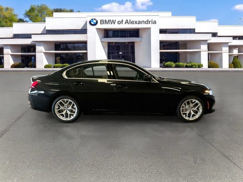 New 2026 BMW 330i xDrive Sedan w/ Premium Package AWD/4WD image 4
