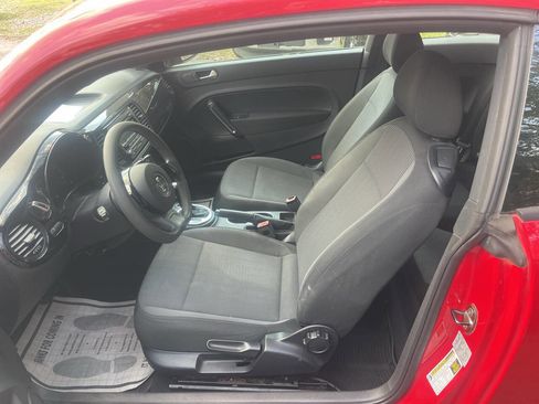 Used 2012 Volkswagen Beetle 2.5 image 9