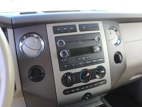 Used 2011 Ford Expedition EL XLT image 8
