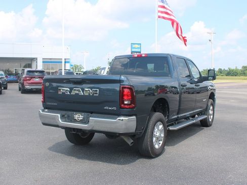 Used 2025 RAM 2500 Big Horn AWD/4WD image 9
