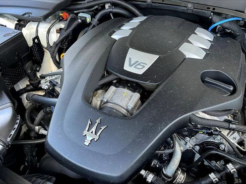 Used 2023 Maserati Levante GT AWD/4WD image 31