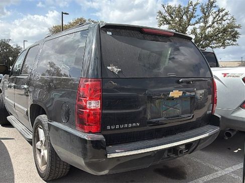 Used 2012 Chevrolet Suburban LTZ image 6