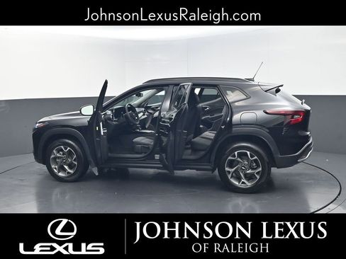 Used 2024 Chevrolet Trax LT FWD image 36