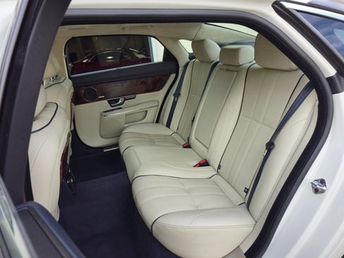 Used 2011 Jaguar XJ L RWD image 27