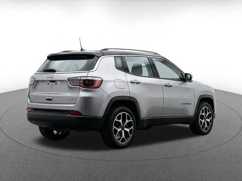 Used 2025 Jeep Compass Limited AWD/4WD image 9