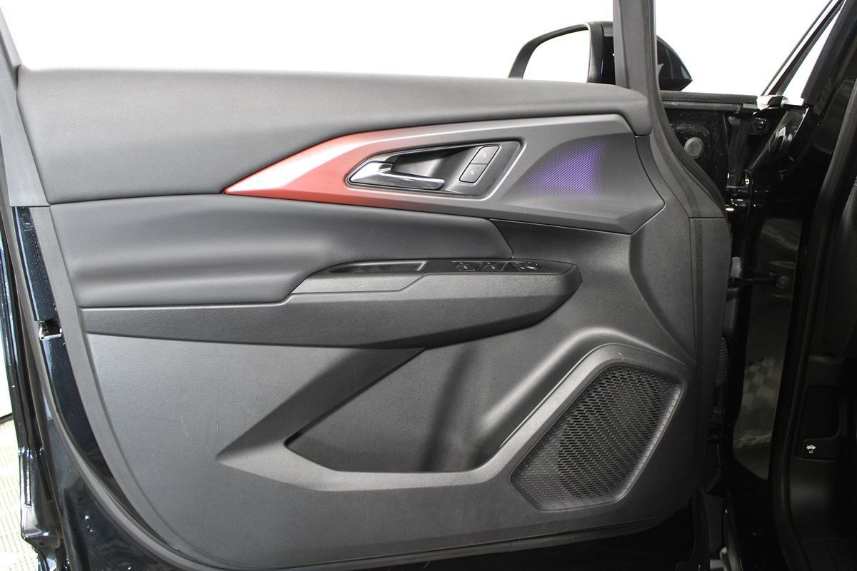 Used 2024 Chevrolet Equinox EV RS FWD image 5