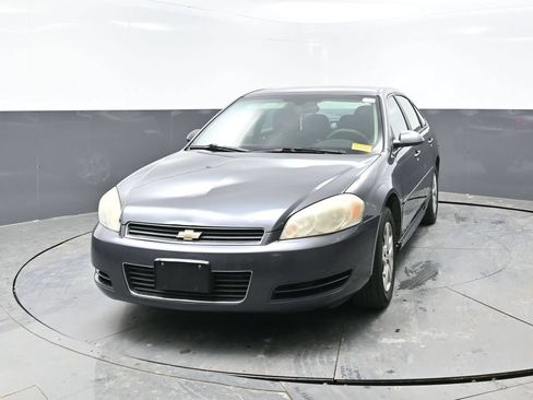 Used 2010 Chevrolet Impala LS FWD image 4
