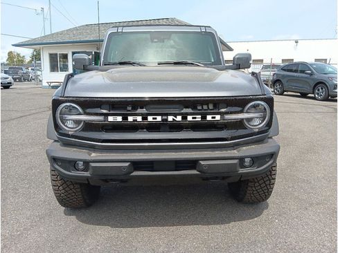 New 2024 Ford Bronco Outer Banks w/ Sasquatch Package image 8