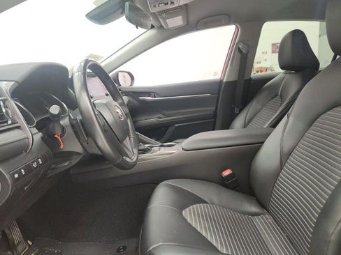 Used 2023 Toyota Camry SE image 12