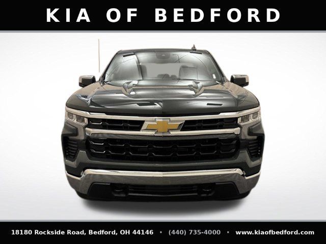 Used 2025 Chevrolet Silverado 1500 LT AWD/4WD image 2