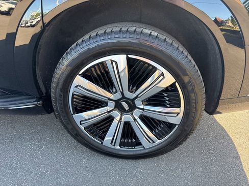 Used 2025 Cadillac Escalade IQ Luxury 2 w/ LPO, Premium Carpet Package AWD/4WD image 34