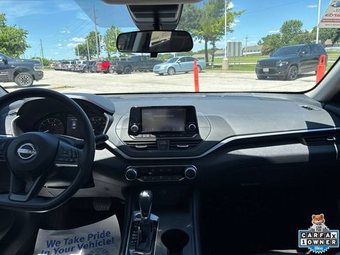Used 2024 Nissan Altima 2.5 S FWD image 3