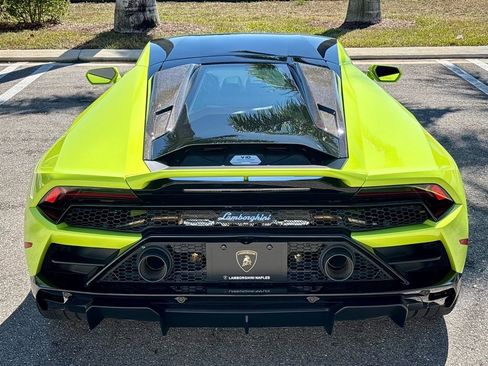 Used 2022 Lamborghini Huracan EVO RWD image 7