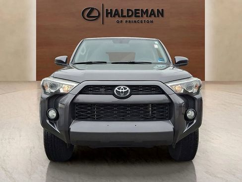 Used 2017 Toyota 4Runner SR5 image 2