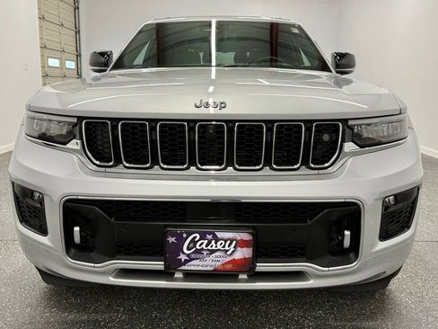 Used 2022 Jeep Grand Cherokee L Overland w/ Advanced Protech Group III image 9